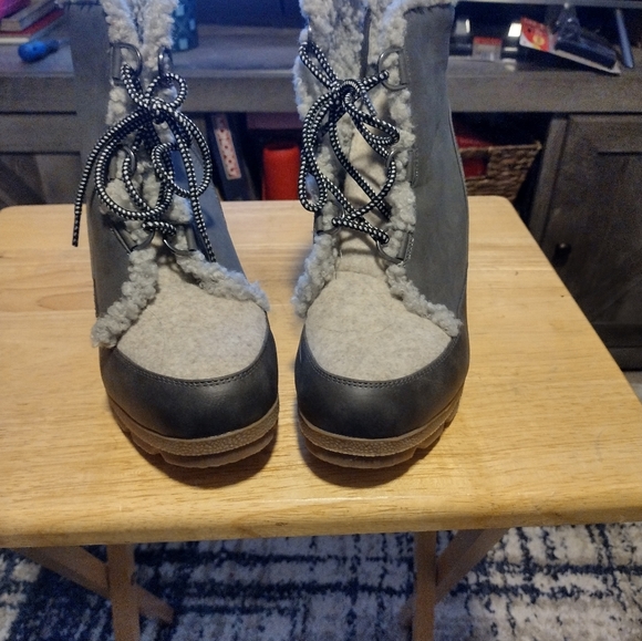 Sherpa lined boots - Picture 2 of 3
